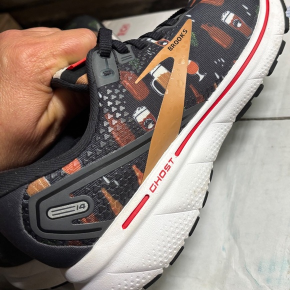 Brooks Women's Run Hoppy Ghost 7.5 medium - Picture 10 of 11